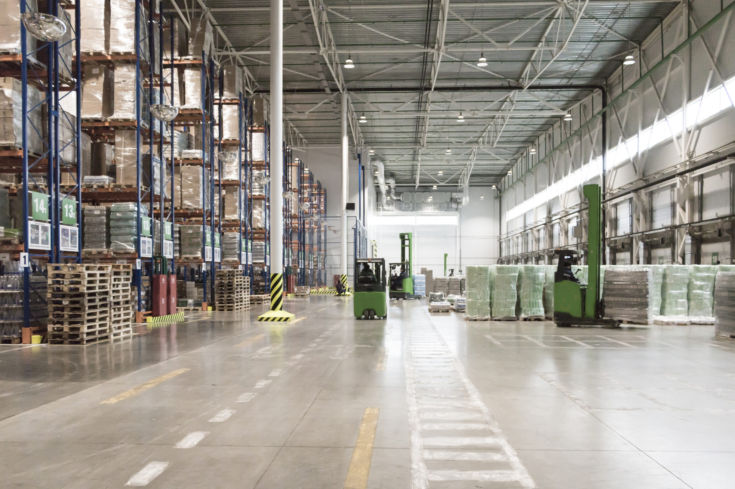 Typical,Storage,,Warehouse,Interior.,Selective,Focus.